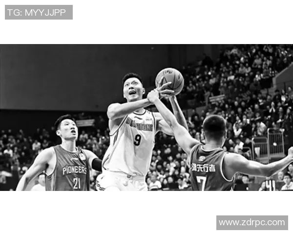 罗伯特-高登在CBA比赛中再献神奇表现,成为球队关键先生 罗伯特-高登在CBA比赛中再献神奇表现,成为球队关键先生